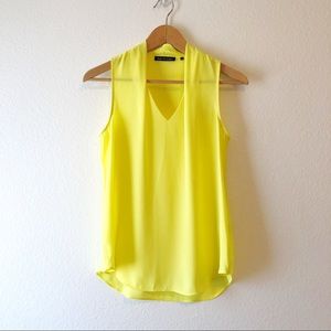 Violet & Claire | Sleeveless V Neck Top